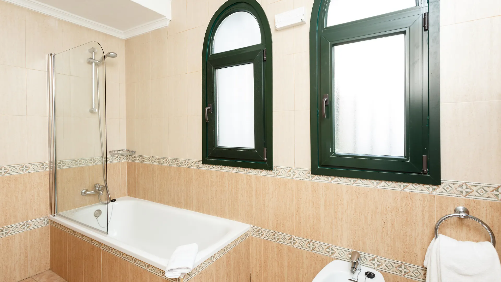 Hotel Globales Pueblo Andaluz San Pedro de Alcántara