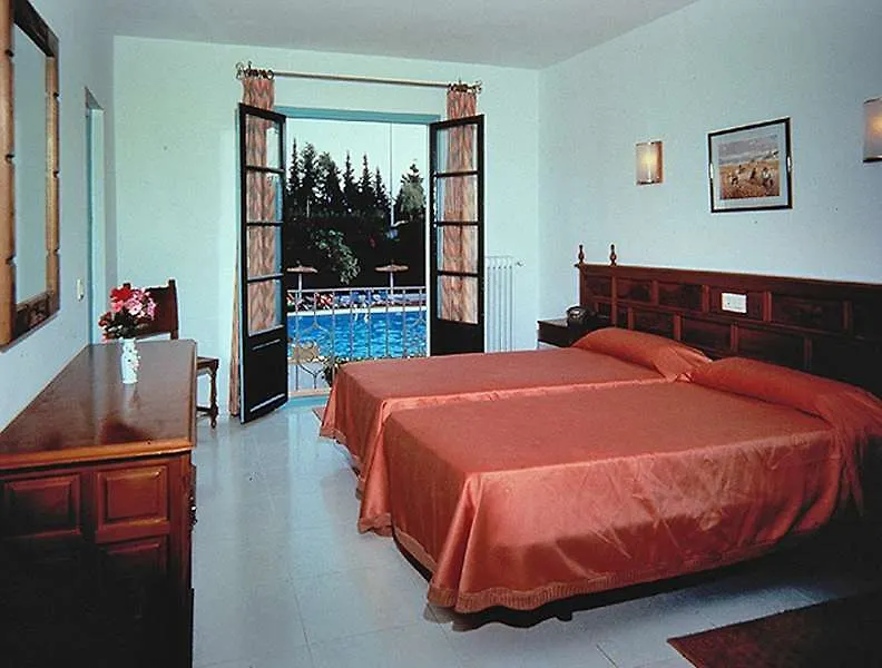 Hotel Globales Pueblo Andaluz San Pedro de Alcántara